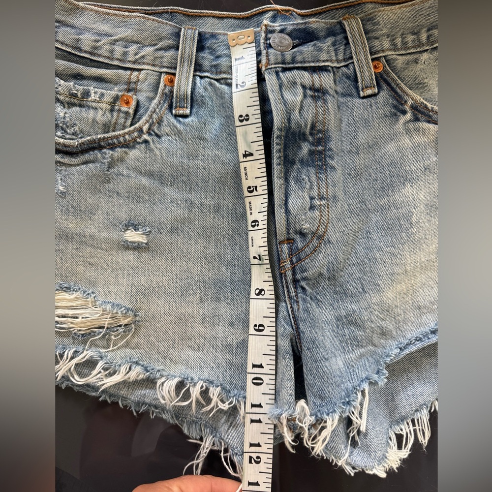 Levi's Distressed Denim 501 Shorts, Size 27 - Picture 12 of 12